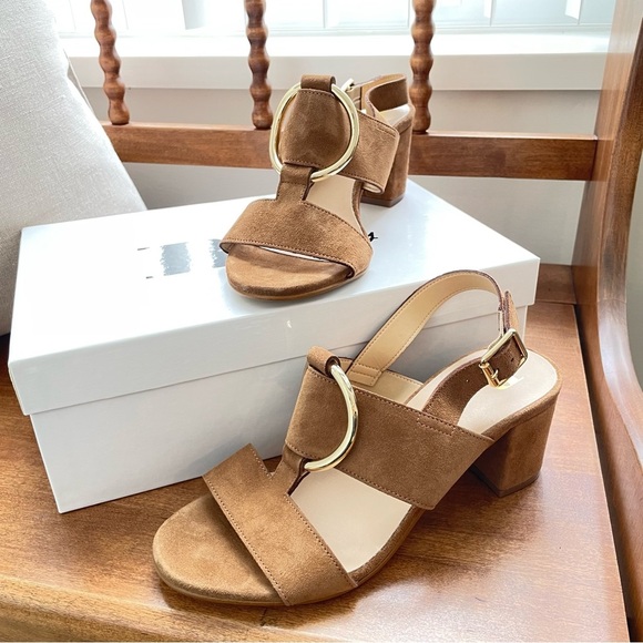 Browns Cuoio Cam Leather Heels with Gold Hardware - Picture 2 of 14